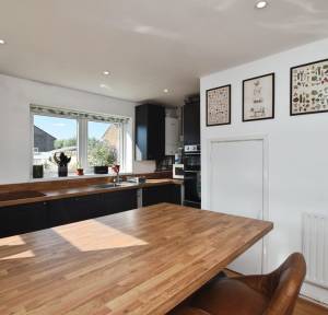 3 Bedroom House for sale in Avon Meadow, Salisbury