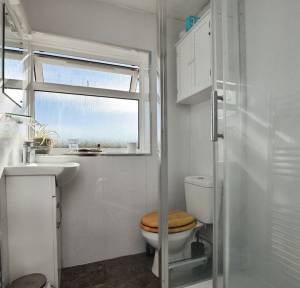 3 Bedroom House for sale in Avon Meadow, Salisbury