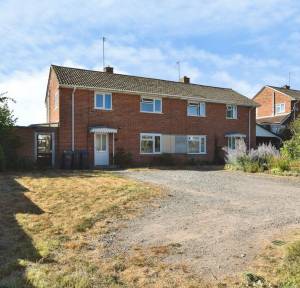 3 Bedroom House for sale in Avon Meadow, Salisbury