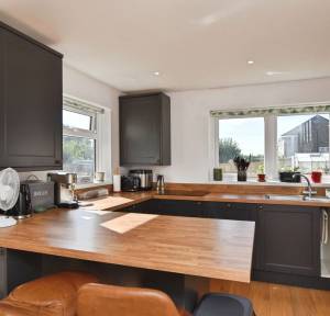 3 Bedroom House for sale in Avon Meadow, Salisbury