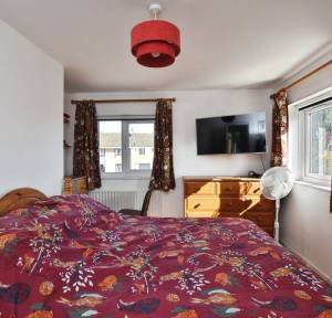 3 Bedroom House for sale in Avon Meadow, Salisbury