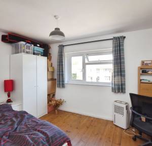 3 Bedroom House for sale in Avon Meadow, Salisbury