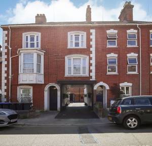 2 Bedroom House for sale in Park Street, Salisbury
