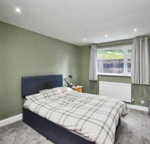 2 Bedroom Flat for sale in Ayleswade Road, Salisbury