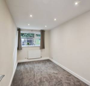 2 Bedroom Flat for sale in Ayleswade Road, Salisbury