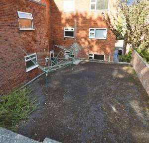 2 Bedroom Flat for sale in Ayleswade Road, Salisbury