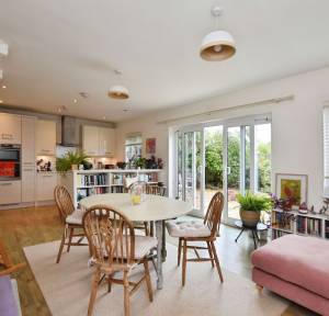 4 Bedroom House for sale in Oakley Road, Salisbury