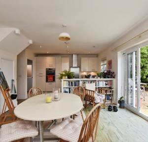 4 Bedroom House for sale in Oakley Road, Salisbury