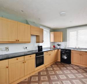 3 Bedroom House for sale in Meadow Road, Salisbury