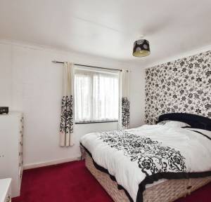 3 Bedroom House for sale in Meadow Road, Salisbury