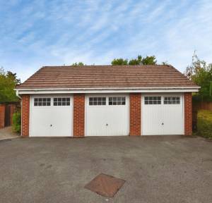 3 Bedroom House for sale in Sassoon Close, Salisbury