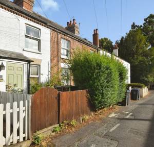2 Bedroom House for sale in Church Lane, Salisbury