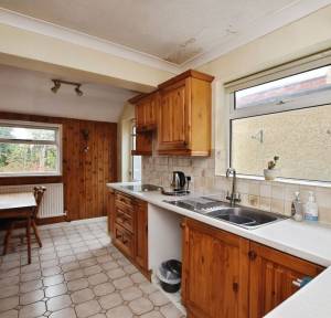 3 Bedroom House for sale in Cornwall Road, Salisbury