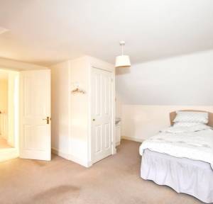 3 Bedroom House for sale in Pear Tree Drive, Salisbury
