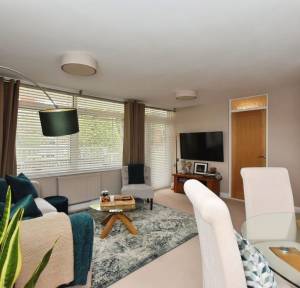 2 Bedroom Flat for sale in Shady Bower Close, Salisbury