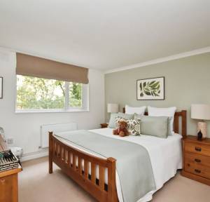 2 Bedroom Flat for sale in Shady Bower Close, Salisbury
