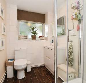 2 Bedroom Flat for sale in Shady Bower Close, Salisbury