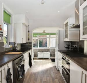 2 Bedroom Bungalow for sale in Melvin Close, Salisbury