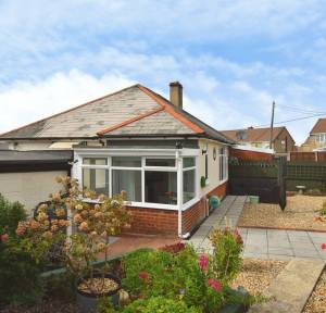 2 Bedroom Bungalow for sale in Melvin Close, Salisbury
