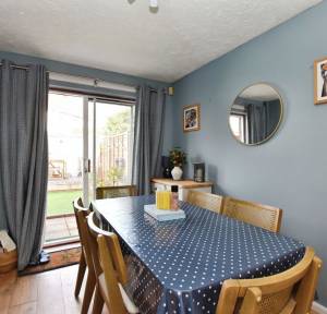 3 Bedroom House for sale in Nightingale Walk, Salisbury