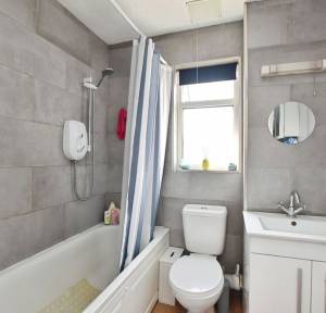 3 Bedroom House for sale in Nightingale Walk, Salisbury