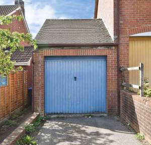 3 Bedroom House for sale in Nightingale Walk, Salisbury