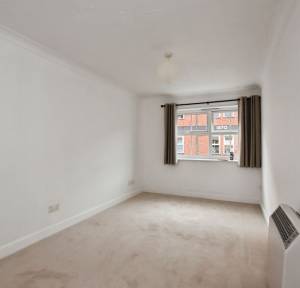 2 Bedroom Flat for sale in Three Cuppes Lane, Salisbury