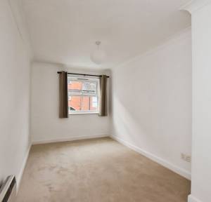 2 Bedroom Flat for sale in Three Cuppes Lane, Salisbury