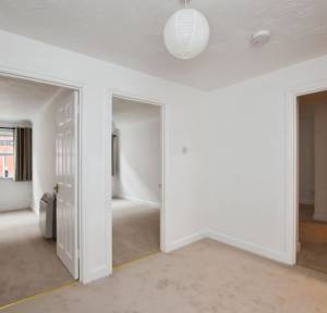 2 Bedroom Flat for sale in Three Cuppes Lane, Salisbury