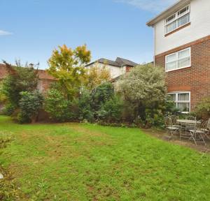 2 Bedroom Flat for sale in Three Cuppes Lane, Salisbury