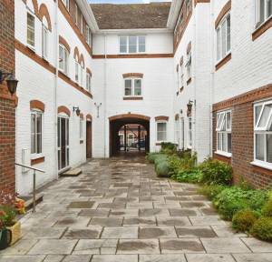 2 Bedroom Flat for sale in Three Cuppes Lane, Salisbury