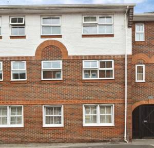 2 Bedroom Flat for sale in Three Cuppes Lane, Salisbury