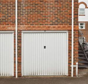 2 Bedroom Flat for sale in Three Cuppes Lane, Salisbury
