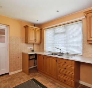 3 Bedroom Bungalow for sale in Chantry Road, Salisbury