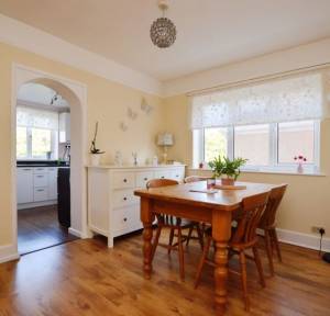 2 Bedroom Flat for sale in Devizes Road, Salisbury