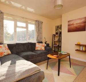 2 Bedroom Flat for sale in Devizes Road, Salisbury