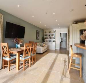 5 Bedroom House for sale in Highfield Lane, Salisbury