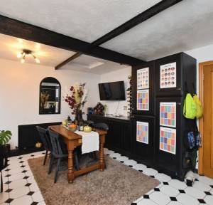 4 Bedroom House for sale in Kings Stables, Salisbury