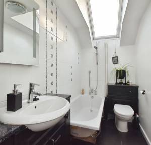 4 Bedroom House for sale in Kings Stables, Salisbury