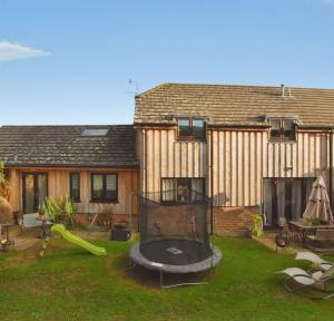 4 Bedroom House for sale in Kings Stables, Salisbury
