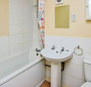 1 Bedroom Flat to rent in Sarum Close, Salisbury
