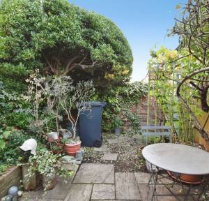 2 Bedroom House for sale in Water Lane, Salisbury