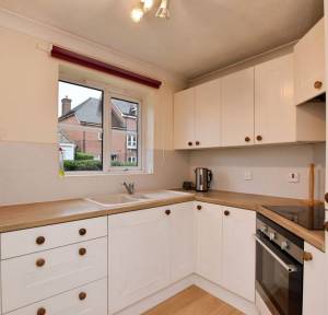 1 Bedroom Flat for sale in Archers Court, Salisbury