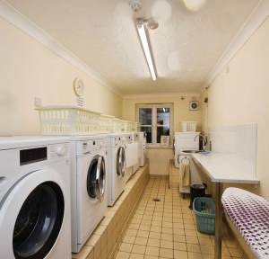1 Bedroom Flat for sale in Archers Court, Salisbury